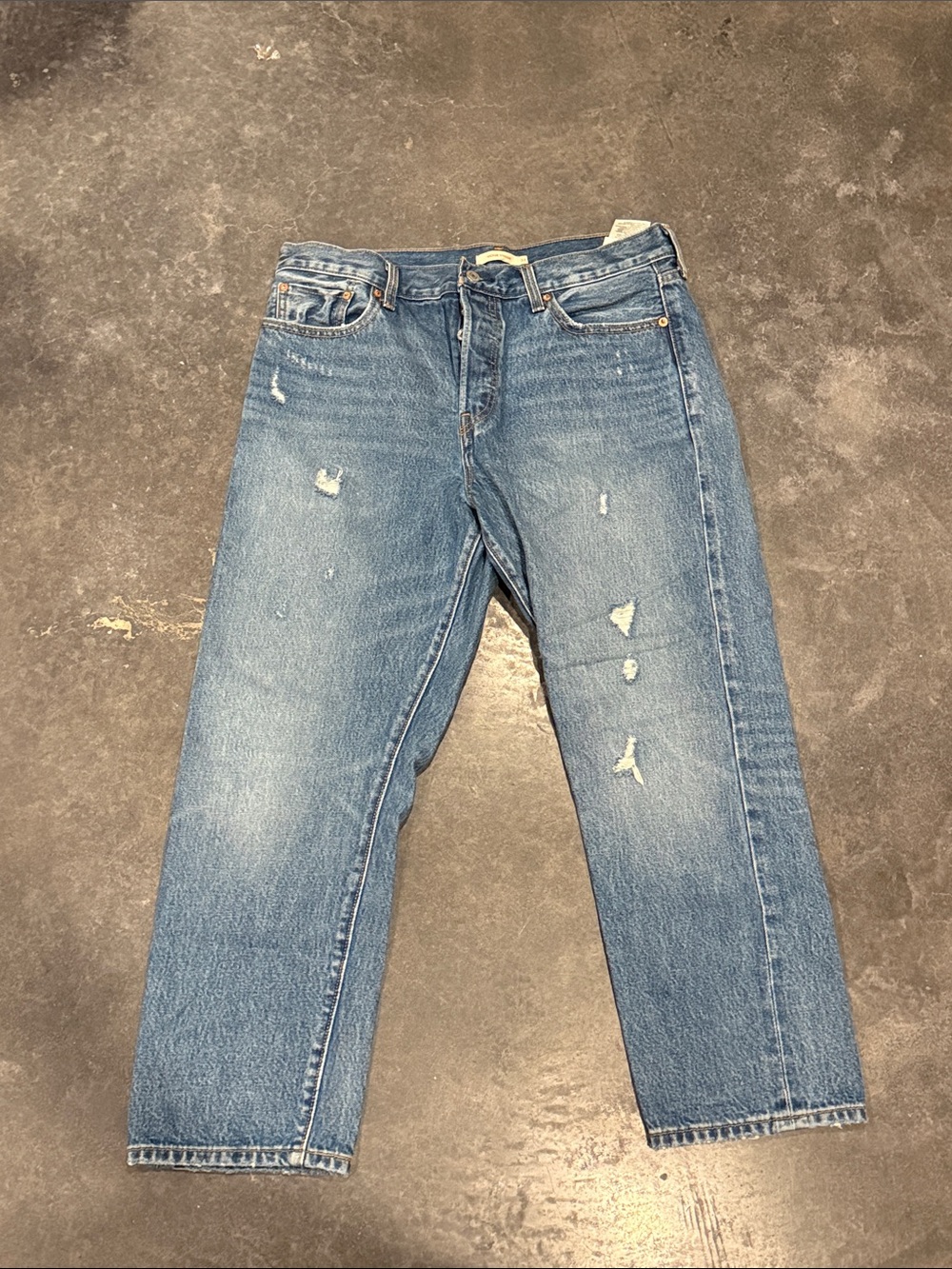 Levi’s distressed wedgie straight classic blue jeans